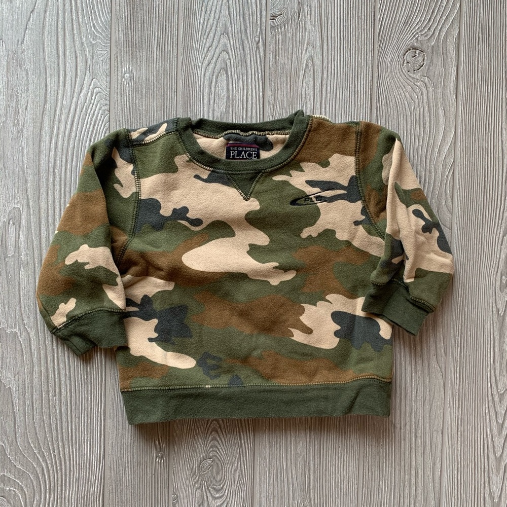 🦌🍂 24 mo. Children’s Place Camouflage Sweatshirt